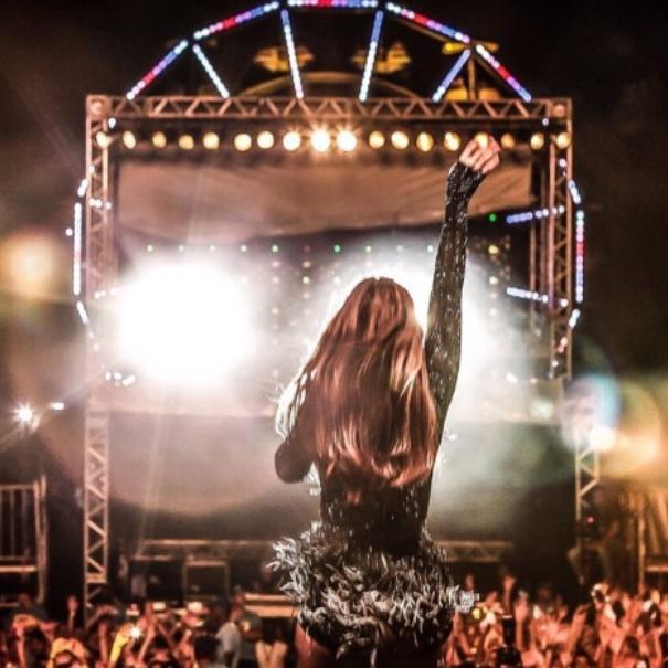 Fã da cantora mas porreta que esse mundo já viu, presidenta da Bahia e rainha do Brasil ! @ivetesangalo s2 Segue que eu te SDV.