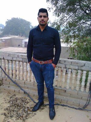 oh banda kahda jehda  buss aukhe vele rabb nu dhiave..oh ashiq kahda jihnu kahe te  mashooq yaad aave...