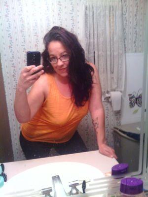 sexybaby2656's profile picture. green eyed big booty woman lived in the streets and made it out alive only the strong survive I'm one of them I'm a female solider