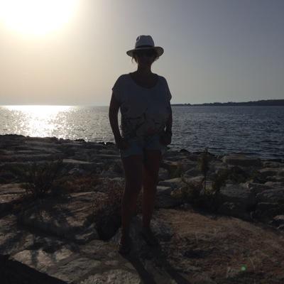 ChiaraPizzuto's profile picture. Fashion lover, Wine worshipper, Food explorer, crazy for Arts&Design, Music&Hi-Tech... And Compulsive shopper !!! follow me on instagram @chiara.pizz