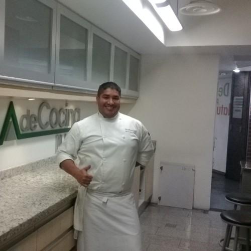 Cocinero 100% venezolano entrenado por chef venezolanos Caracas venezuela