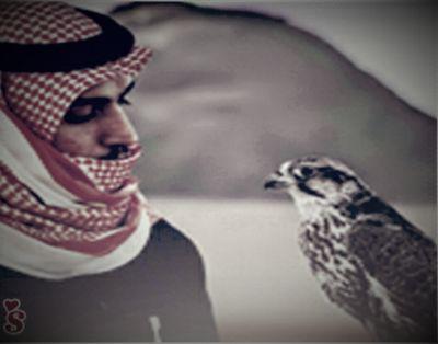 ‏‏‏خلك بها الدنيا راضي وقانع .. ترتاح من عناها والوقت زايل
