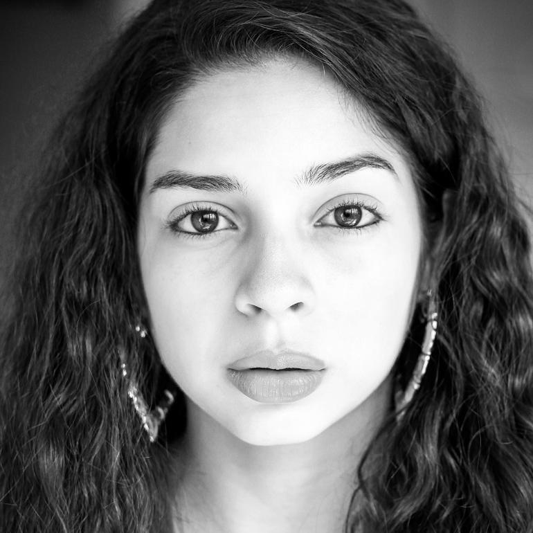 nyc chic. creative soul hoping to flourish. 
model - actress - writer - promo girl
https://t.co/6TiUTvQdKo
