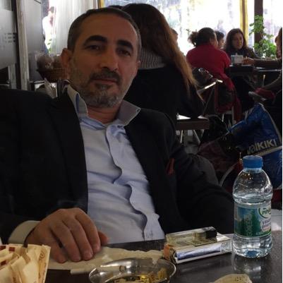 bütün dünya işlerinden emekli