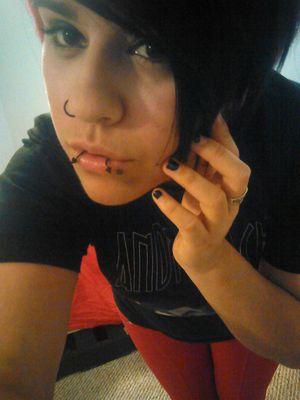 I'm Leslie, I'm bi,18, I love BVB, sws, ptv, miw,fir, and more bands! Fb:leslie biersack. kik: meowimavampirekitty