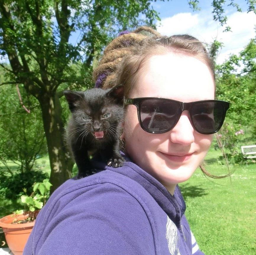 TerkelOple's profile picture. Loud music listener, beads&polymer clay lover, cats feeder, night sky observer, play the uke for fun ;)