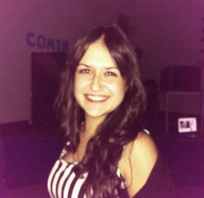 espeloab's profile picture. Me sobra el mundo si tengo tu nariz contra mi ombligo.