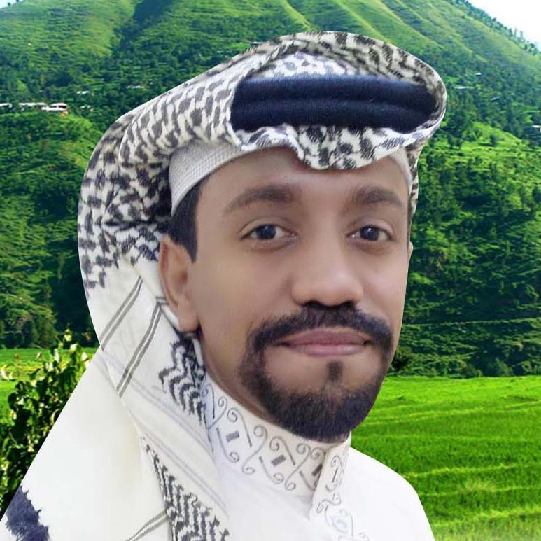 عضو في مجلس الاتحاد الدولي للغة العربية بدبي . وعضو في صحيفة صاحبة الجلالة بدبي . من حماة اللغة العربية , ومشارك في المجامع اللغوية .