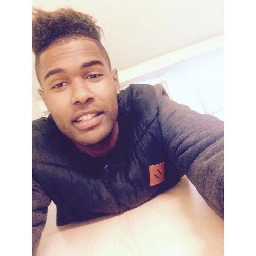 Reunionnais 974 Jsuis pas noir jsuis chocolat❤ Footballeur :cs bretigny
