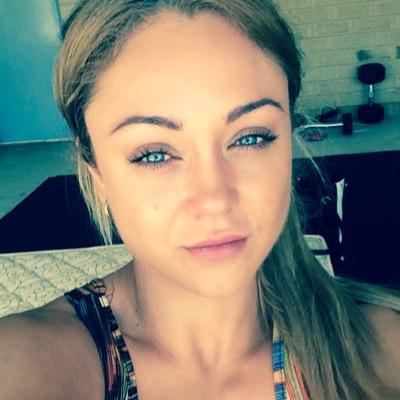 LIFE is short, break the RULES, FORGIVE quickly, KISS slowly, LOVE truely, LAUGH uncontrollably, and NEVER REGRET anything that made you SMILE
@renee_fitness11