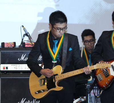 Dwi Wicaksono, MD | Musician | Medical doctor from FKUI-RSCM | Future plastic surgeon | Guitarist of Vertigo Band | Paul Gilbert | JC †