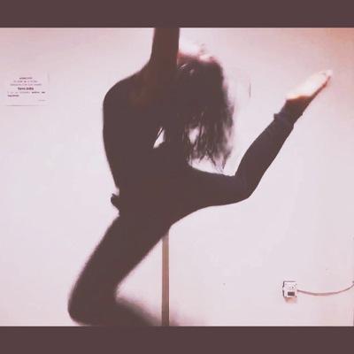 GladysR24635848's profile picture. 