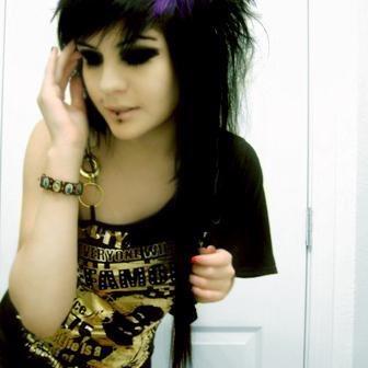 #emo call me Vic or Viccy and i'm daughter of the shadows #married to Daniel, mother of Bella