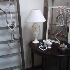 info_menage's profile picture. Opknappen en restylen van oude meubels en snuisterijen is onze passie.