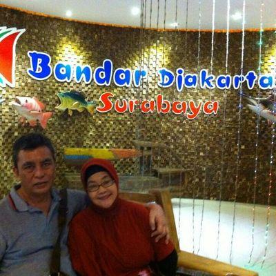 sedikit bicara banyak makan!