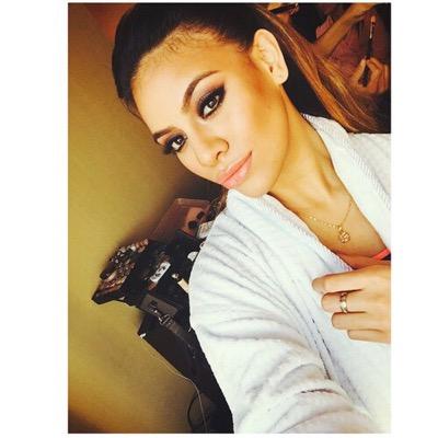 dinah jane hansen / single / bisex
