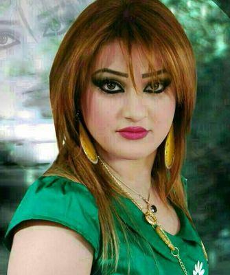 ‏‏‏عراقيه م̷ـــِْن تزعل تهد الكون زعلتها،،،ولو فرحت تنورالكون ضحكتها