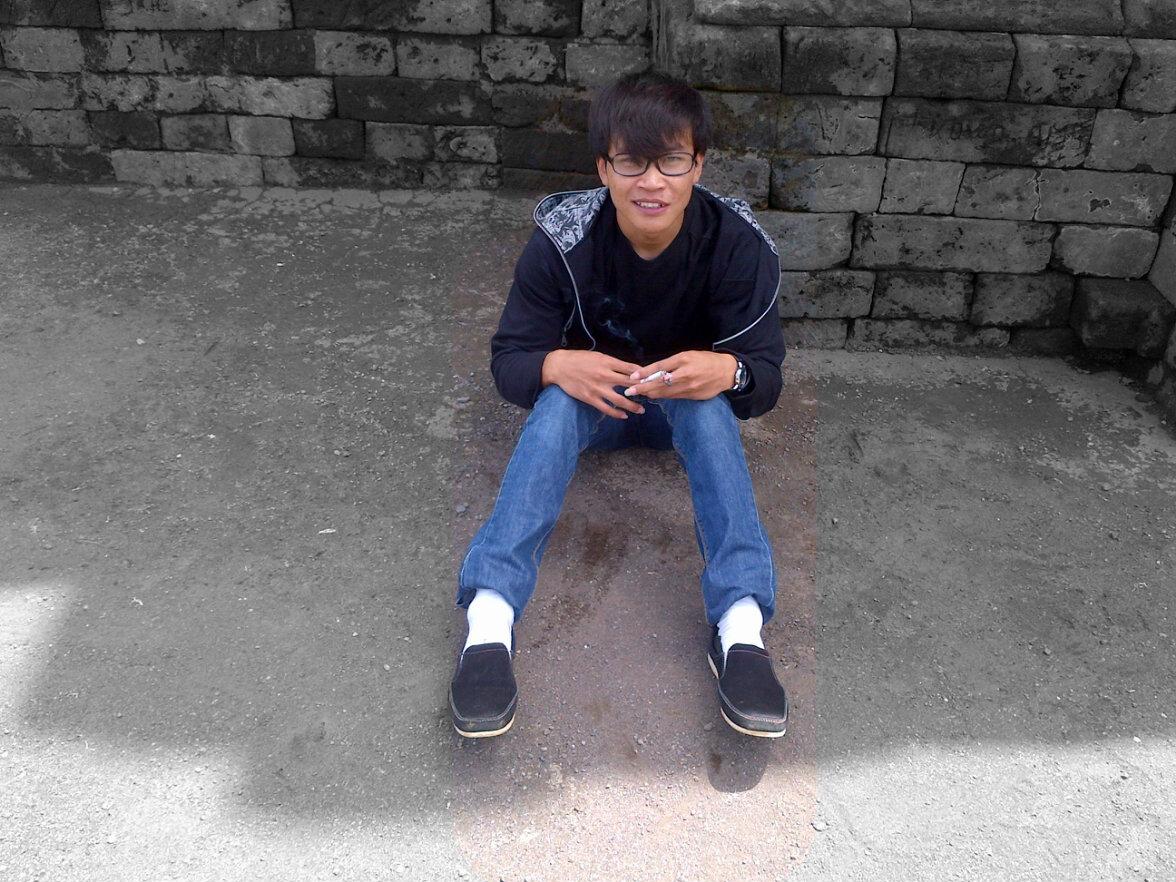 andhipfaeny's profile picture. berusaha meski tak pandai.