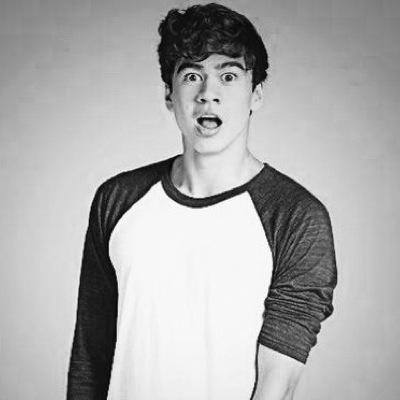 Please follow @Calums_BUNS_hun !
It only takes 2 seconds ❤️ 
Thank you! ❤️
Love you! ❤️