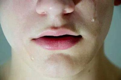 “Perché non ho uno di quei sorrisi mozzafiato che fanno innamorare le persone?”