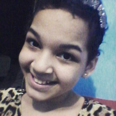 Feliiz, amo Chocolate, coca-cola e doritos. 14Anos amo Tambem Melissas.