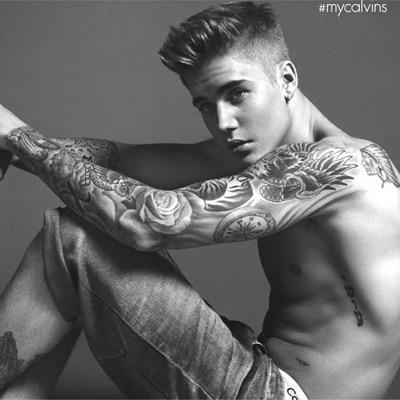Two Beliebers. @jocelynbntz @fiquiors