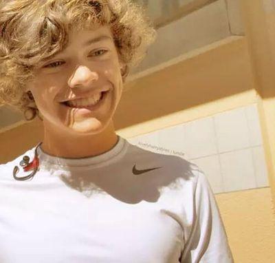 sallyhager2002's profile picture. I am a directioner forever I love 1 direction