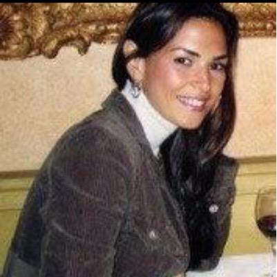 Yoyo1717's profile picture. I am a jewelry designer who regard beads as an art form. For inquires email: lanceyoyo@me.com Some pieces are available at: http://t.co/BRPNXLIqrm
Miami-F