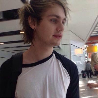 free follow from @lookafterhes