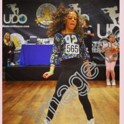 jasminelizabe16's profile picture. 