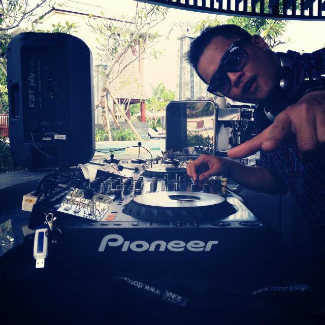 Stylist, Fun. Social drinker, Music Solo,and a Real Hero- College. Happy Place in Bali
