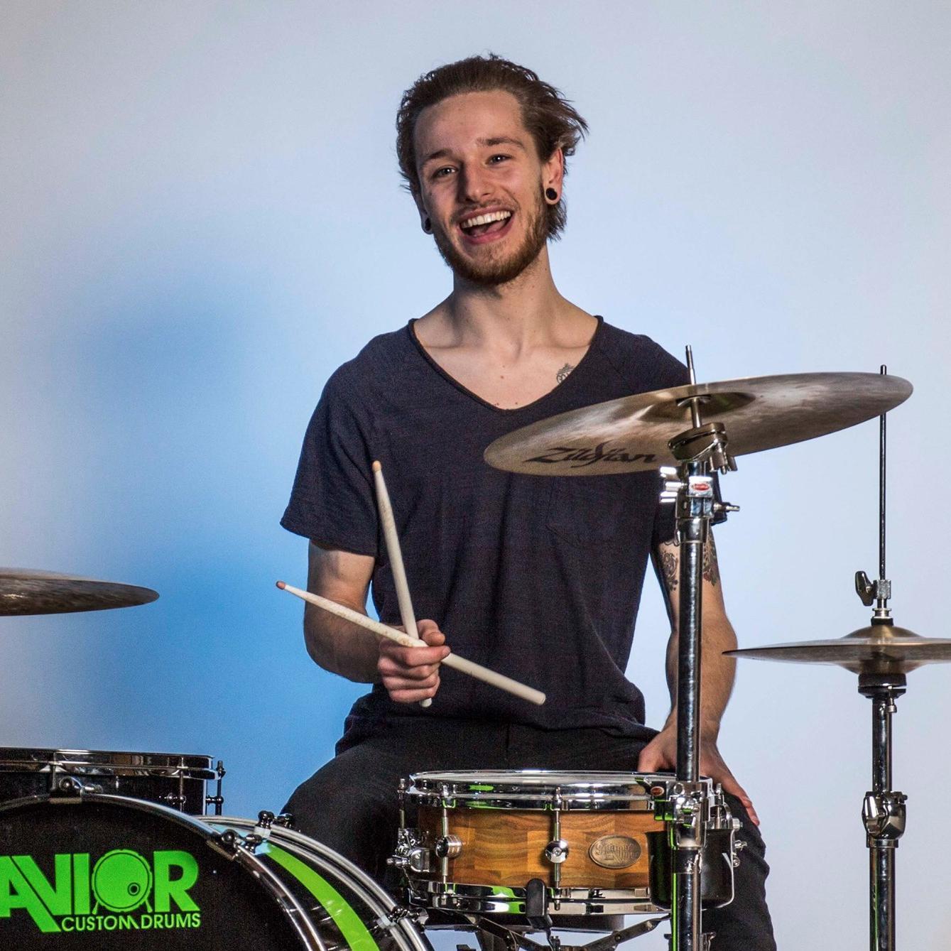 22 • Drums/Percussion [@msthofficial] •

channahson@gmail.com