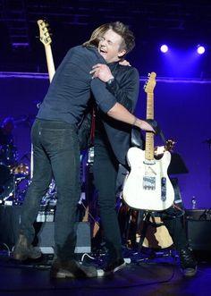 I'm 17 :p I'm a Hunter Hayes fan =D