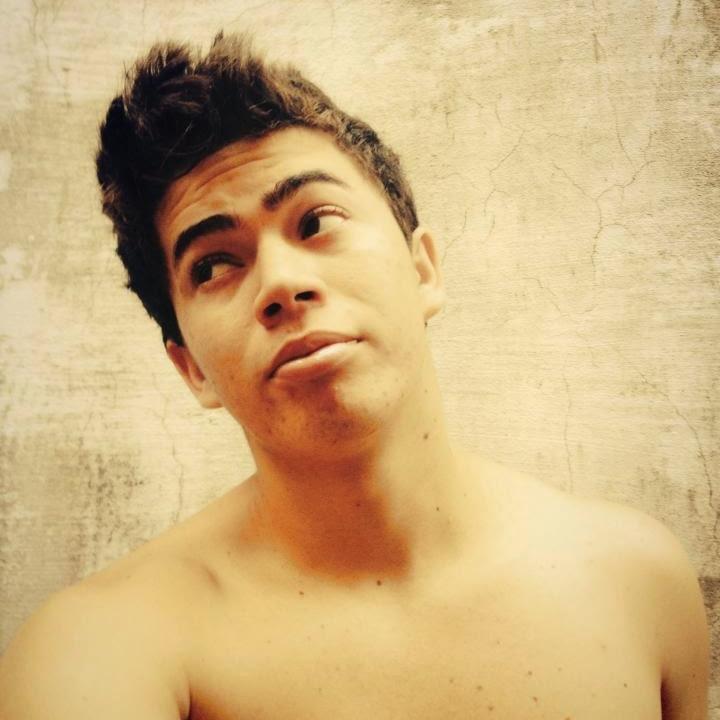 #WhindNaVeia --- Esperando ansiosamente por uma mensagem do meu cantor favorito! Whind, eu te amo!