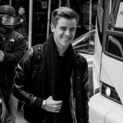 CONGRATS ON CONNORS FOLLOW!! YOU DESERVE IT. || @flashbackfranta is my main :)