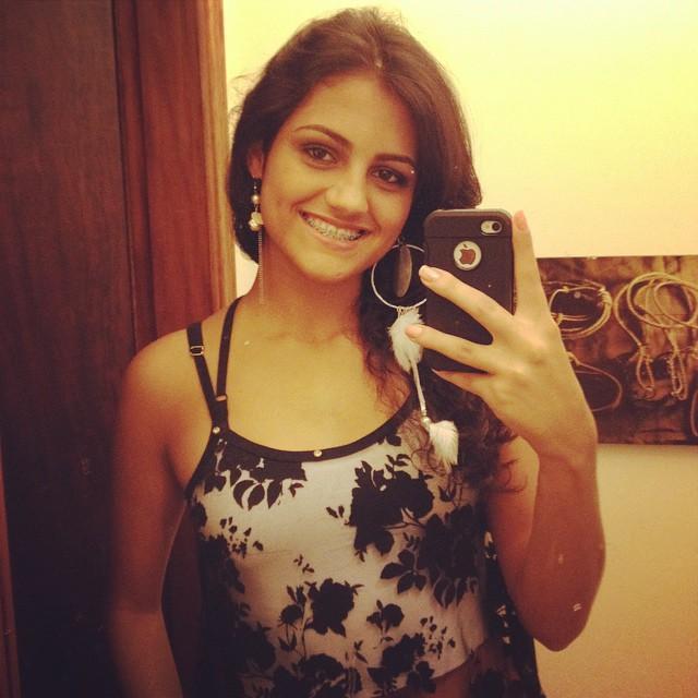 Cristã, 16 anos, Blogueira, Estudante        Curta a página no facebook:https://t.co/Z86RweMD2h