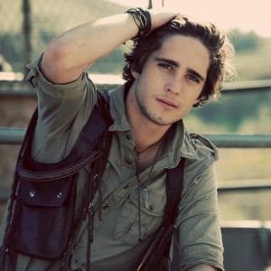 MrSmitheSA's profile picture. dont expect your normal art lesson.. add an extra bite ;) || art teacher || be nice to me and ill return the favour ||