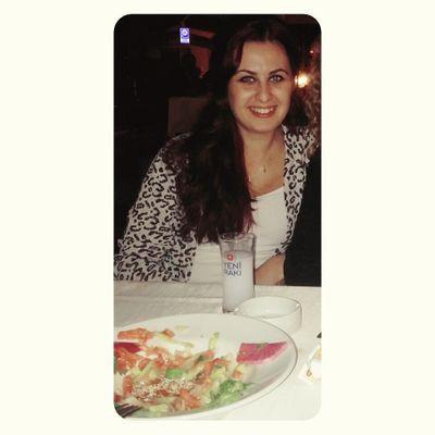 Birşey olduğu yok.Sorunda bu değilmi? Çırağan Palace İstanbul --Living İn Besiktas-- Henüz 21 ve olabildiğince mutlu.