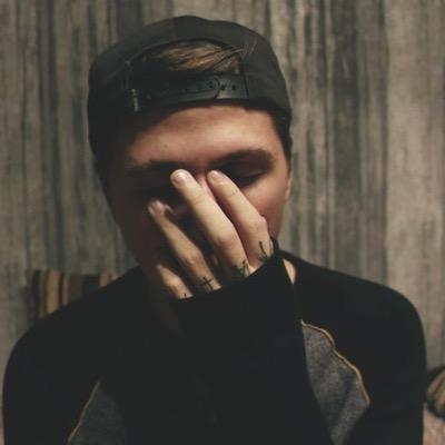 zzzhasla's profile picture. 