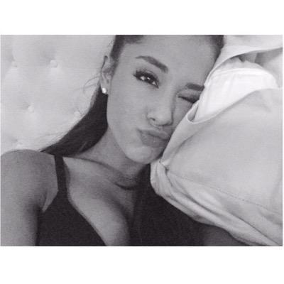 guuurlwhat's profile picture. 