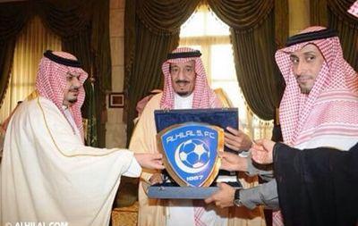 ‏‏‏‏‏مايسعدني بالدنيا الا ثلاث
أمي .. صلاتي .. و #الهلال