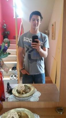 Jacky lieb di ❤❤(19.1.15)
Torwart bei Sc Landskron 
14 Jahre
