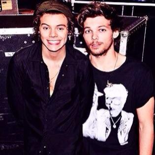 RETWEET MY RETWEET BC LARRY AF
i ship bullshit