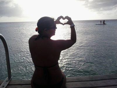 trotamunda10k's profile picture. Estiro, miro, giro, respiro, suspiro. Corro sobre asfalto, cruzo puentes, piso hojas, esquivo huecos, subo cerros, salto charcos y me molesto con los carros.