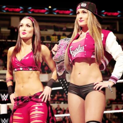 blessed i support @BellaTwins nicole & brianna are my idols ,rolemodels,inspiration.