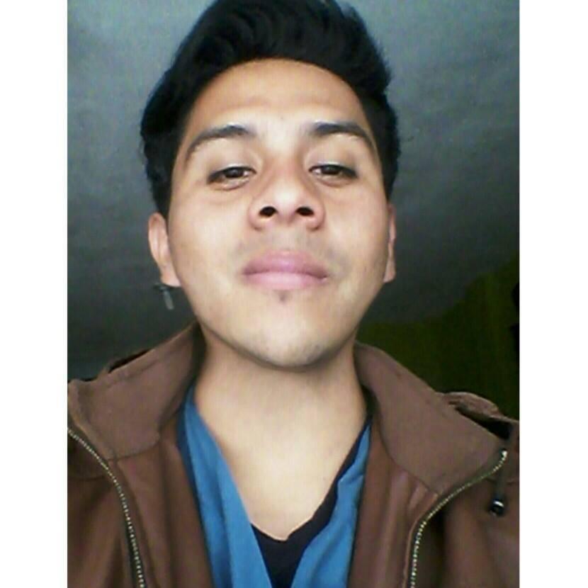 21 años , Medicina, caminante, Tuve mucha suerte nací justo el día de mi cumpleaños. :)