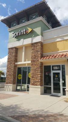 MaycomFtMyers's profile picture. 