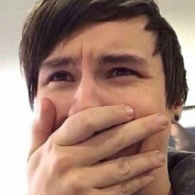 swagiliciousdan's profile picture. fanpage for a 6'2 man child and his lesbian girlfriend