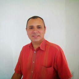 Brasileiro casado, pai de Elizama e Ester, esposo de Leonice Queiroz ;gosto de teologia, filosofia e política. torcedor do TIMÃO, #VAICORINTHIANS