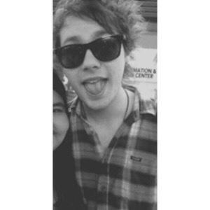 Six weird girls updating you on four weird boys ✌||Jenna,Kate,Tayler,,Chrissy,Natalia,Daph||
